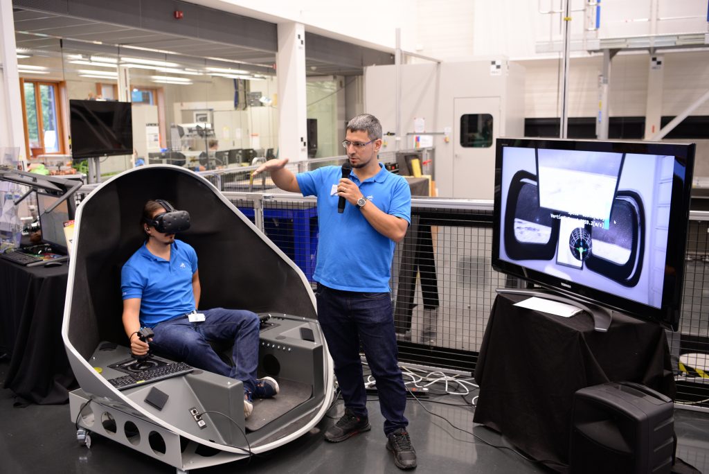 VR Cockpit für Flug/Fahrsimulationen